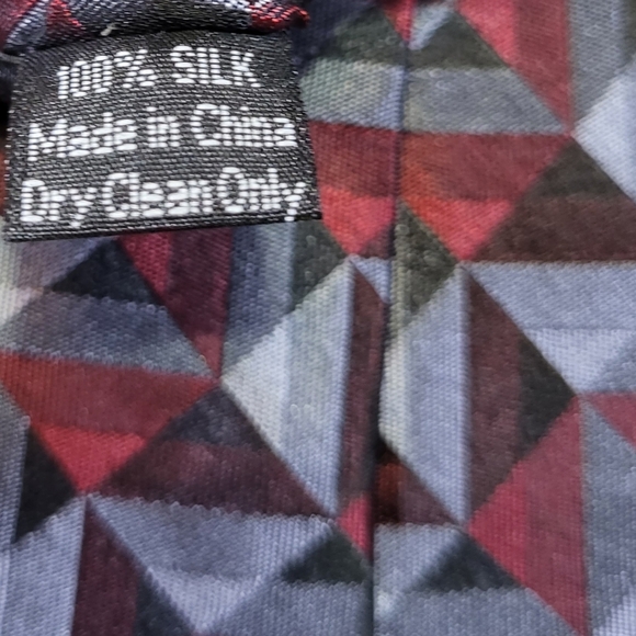 Vintage JOSEPH & FEISS Maroon and Gray Abstract Print Silk Tie - Picture 4 of 4